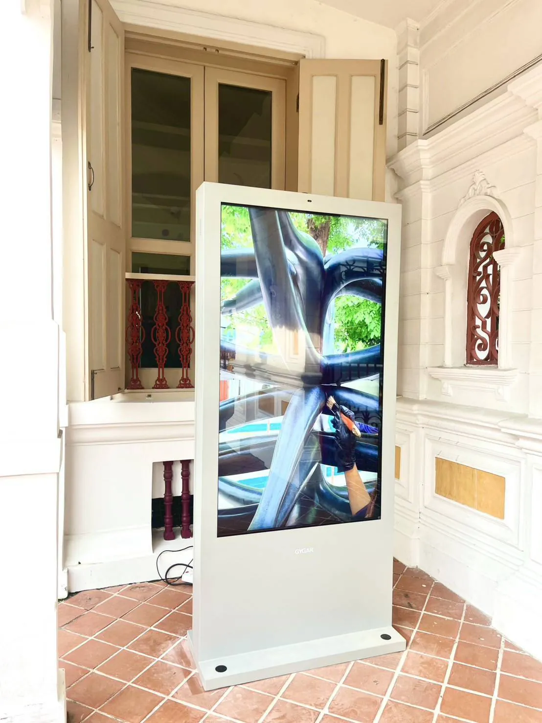 ติดตั้ง Digital Signage Outdoor EAT-65ex-A 3